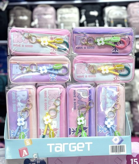 مقلمة Target RABY مع ميدالية زهور – تصميم عصري للبنات  🩷